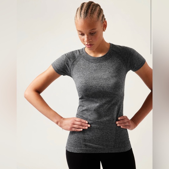 Haut De Sport Athleta - Taille M - Gris - Manches Courtes - Occasion Très Bon état